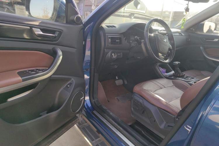 Used Qoros 5 2016 1.6T Automatic Luxury Model Driver Seat