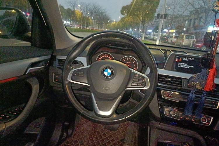 Used BMW X1 2016 sDrive18Li Premium Edition
