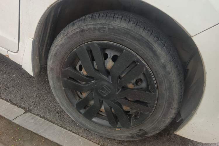 Used Honda Fit 2014 1.5L LX CVT Comfort Model Right Front Wheel Hub