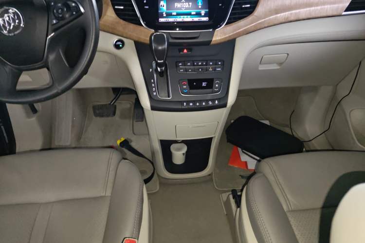 Used Buick GL8 2017 ES 28T Comfort Model China V Standard
