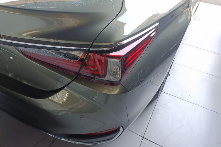 Used Lexus ES 2020 200 Excellence Edition
