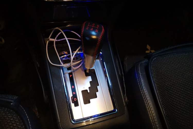 Used Mitsubishi Lancer EX 2012 Chasing Edition 1.8L CVT Luxury Model Gear Lever