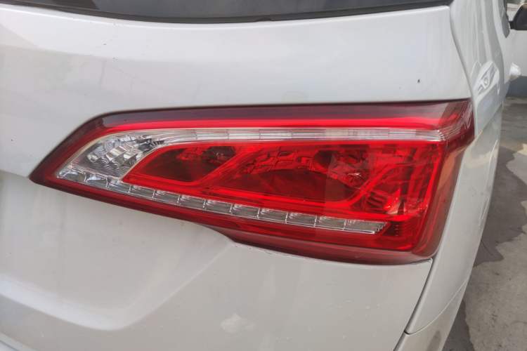 Used Baojun 730 2017 1.5T Manual Fashion Version 7 Seats China V Emission Standard Exterior 6