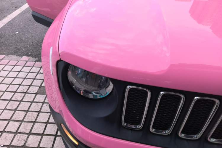 Used Jeep Renegade 2018 Connected Large Screen Version 180TS Automatic High-Energy Edition Right Front Headlight