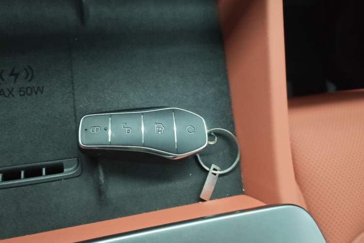 Used BYD Tang L 2025 DM 175KM Drone Player Edition Vehicle Key