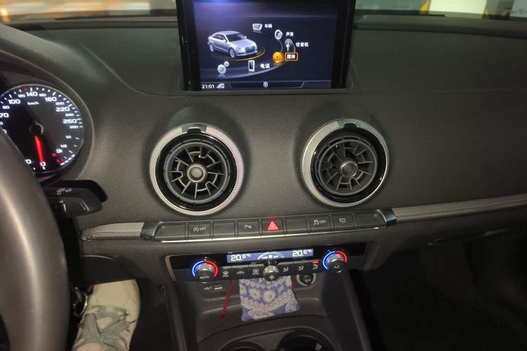 Used Audi A3 2017 Limousine 35 TFSI Style Edition Audio And AC Panel