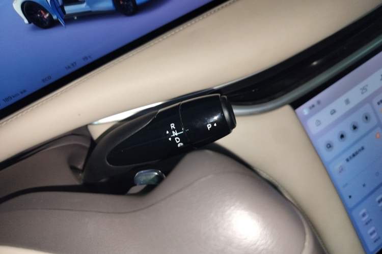 Used IM L6 2024 Max Standard Edition Gear Lever