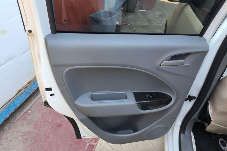 Used ORA White Cat 2022 Upgraded Model 305km Range Luxury Version Lithium-Ion Battery