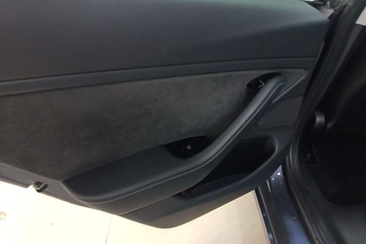 Used Tesla Model 3 2019 Long-Range Rear-Wheel-Drive Version
