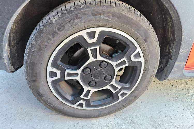 Used Geely Galaxy Panda 2025 210km Panda Rider Left Front Wheel Hub