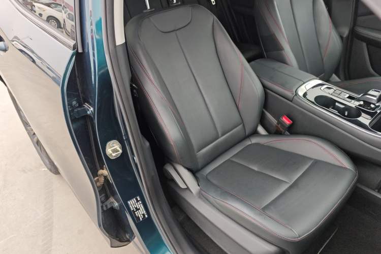 Used FORTHING T5 EVO 2021 1.5TD DCT Diamond Edition Right Front Seat