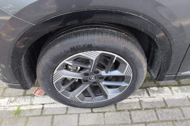 Used CHANGAN CS75 PLUS 2025 4th Generation 1.5T New Blue Whale Smart Flagship Version Left Front Wheel Hub