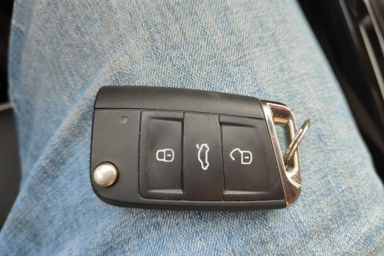 Used Volkswagen T-ROC 2023 300TSI DSG Two-Wheel Drive Starlight Edition