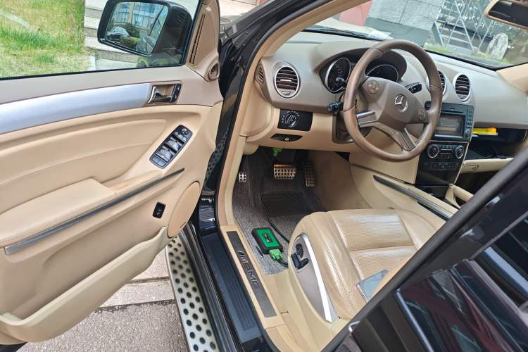 Used Mercedes-Benz M-Class AMG 2011 AMG ML 63 Driver Seat