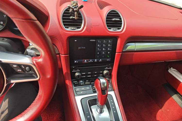 Used Porsche 718 2016 Cayman 2.0T
