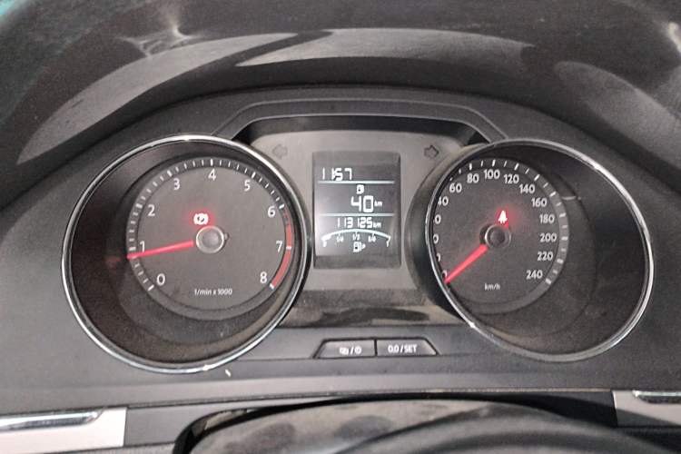 Used Volkswagen Bora 2013 1.6L Manual Fashion Edition Instrument Cluster