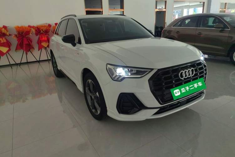 Used Audi Q3 2020 35 TFSI Fashion Dynamic Model Front Right 45 Deg