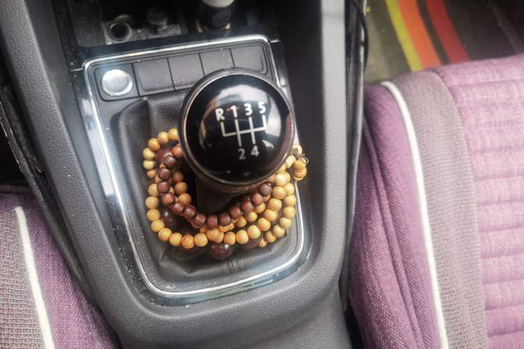 Used Volkswagen Sagitar 2017 1.6L Manual Comfort Model Gear Lever