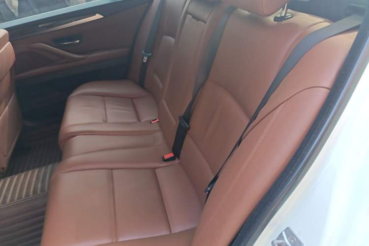 Used BMW 5 Series 2014 528Li Leading Model
