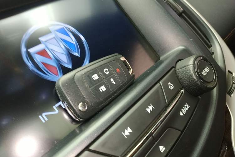 Used Buick LaCrosse 2013 2.4L SIDI Elite Comfort Version