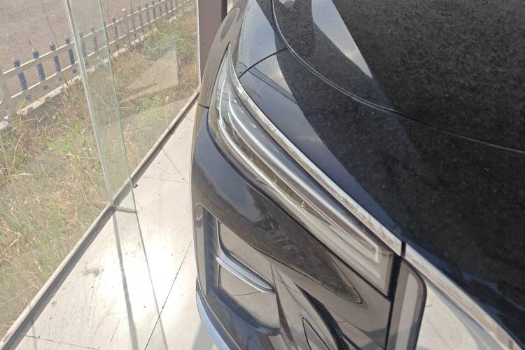 Used Hongqi H5 2025 1.5T DCT Qiyun 500 000th Unit Commemorative Edition Right Front Headlight