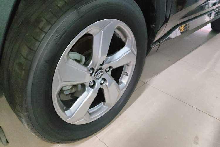 Used Toyota RAV4 2021 2.0L CVT Two-Wheel Drive Fashion Edition
