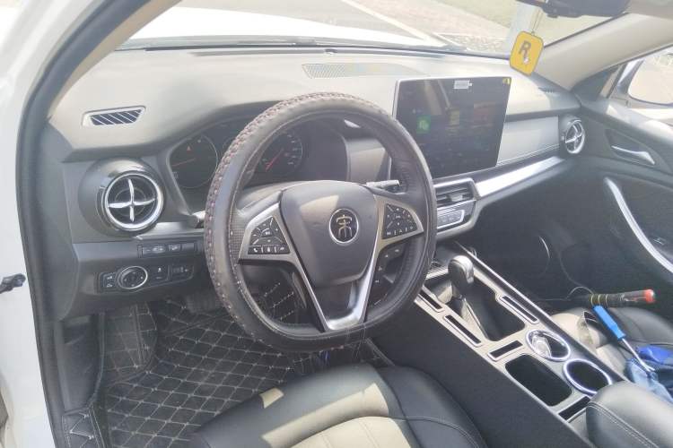 Used BYD Song 2019 1.5TI Automatic Smart Connect Luxe Version Center Console