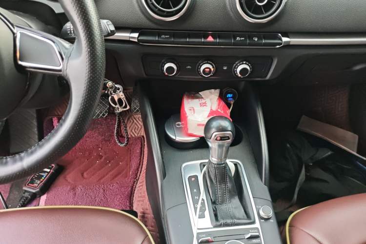 Used Audi A3 2016 Sportback 35 TFSI Ambition Edition Gear Lever