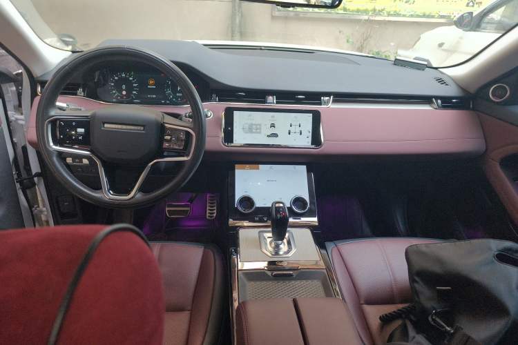 Used Land Rover Range Evoque 2021 Range Rover L 249 PS R-Dynamic SE Luxury Edition Center Console