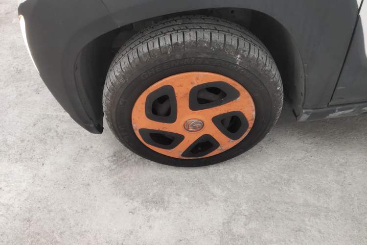 Used Baojun E100 2020 305KM Smart Drive Version Left Front Wheel Hub