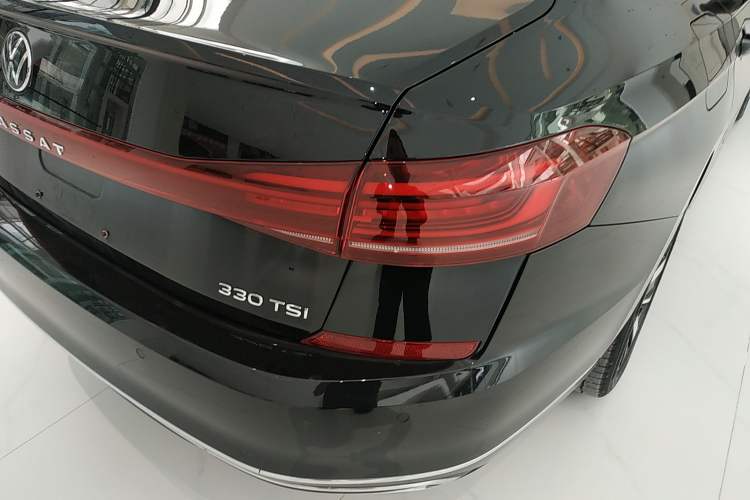 Used Volkswagen Passat 2023 Revised 330TSI Elite Edition Right Rear Taillight