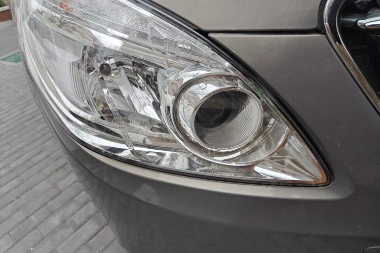 Used Buick GL8 2018 28T Luxury Model China VI Standard Right Front Headlight