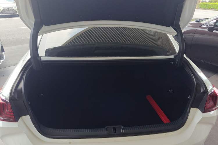 Used Lexus ES 2023 200 Excellence Edition Trunk