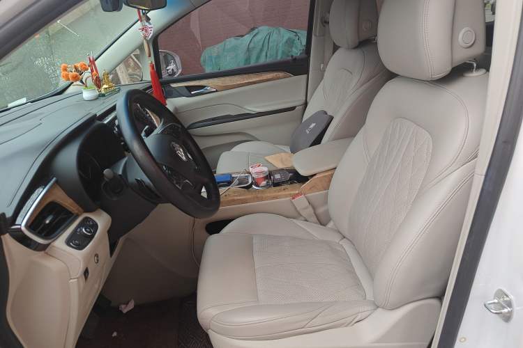 Used Buick GL8 2018 ES 28T Comfort Model China VI Standard
