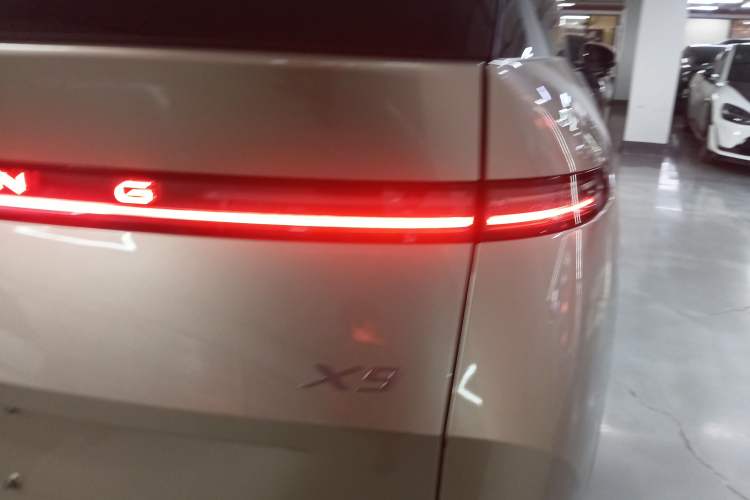 Used XPeng X9 2024 702 Ultra-Long Range Pro
