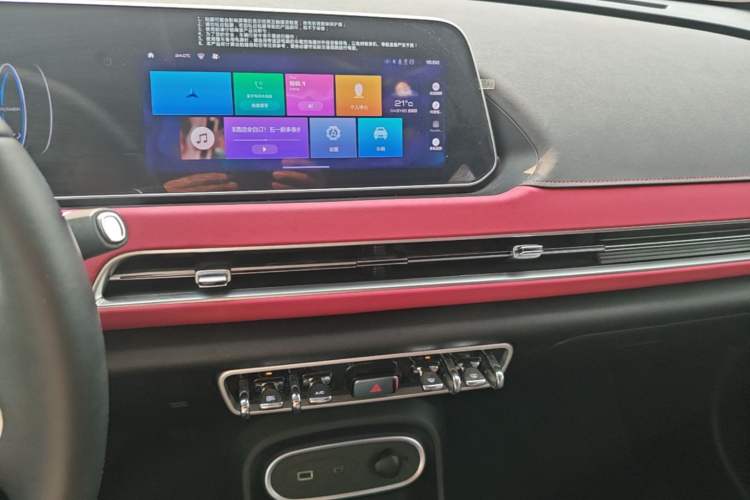 Used ORA Good Cat GT 2023 Mulan Edition 401km Luxury Version Audio And AC Panel