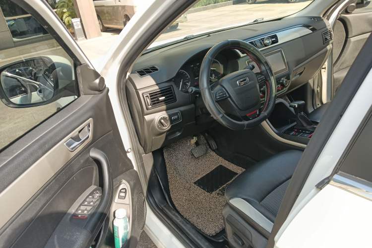 Used Qoros 5 2018 Revised 1.6T Automatic Luxury Version Driver Seat