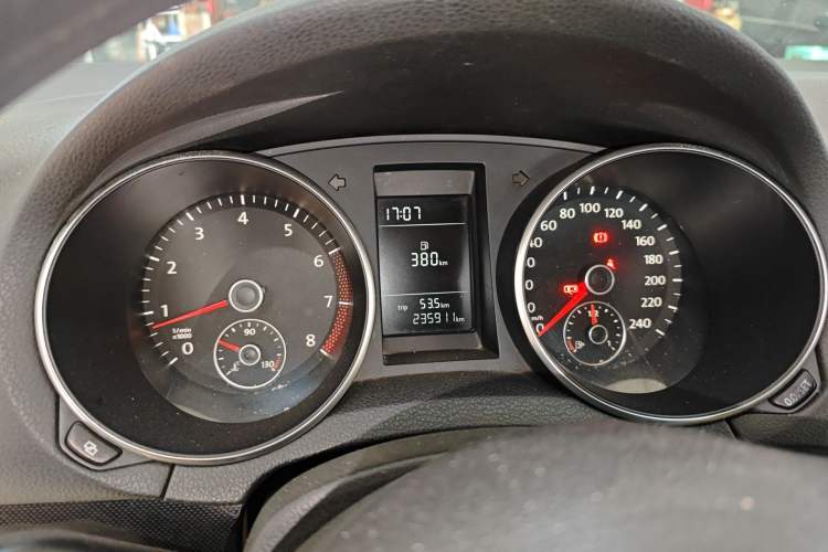 Used Volkswagen Golf 2011 1.4 TSI Manual Comfort Edition Instrument Cluster