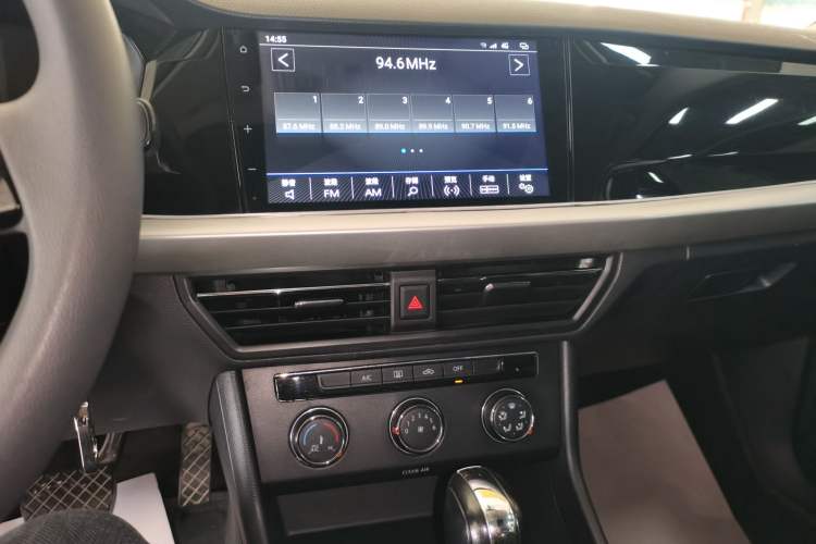 Used Volkswagen Lavida 2022 280TSI DSG Comfort Edition Audio And AC Panel