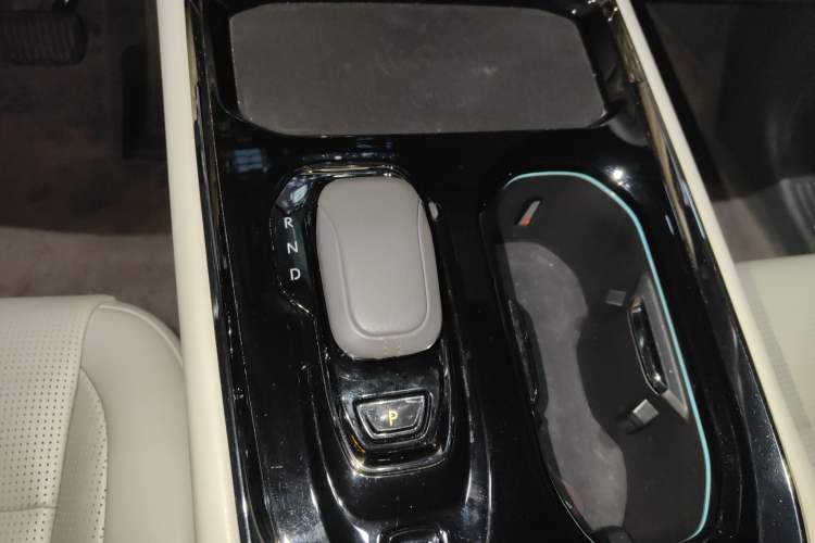 Used Zeekr 009 2022 WE Edition
