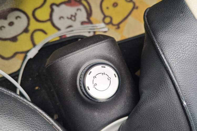 Used Wuling Hongguang MINIEV 2022 GAMEBOY 200km Gaming Edition with Lithium Iron Phosphate Gear Lever