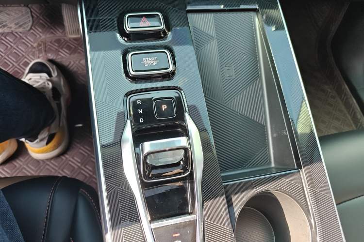 Used GAC Trumpchi EMKOO 2022 1.5T Supernova Edition Gear Lever