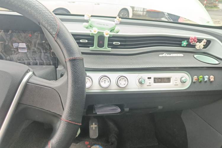 Used Wuling Hongguang MINIEV 2022 Macaron Colorful Edition Lithium-Ion Battery Audio And AC Panel