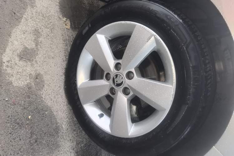 Used Skoda Rapid 2013 1.6L Automatic Smart Selection Model