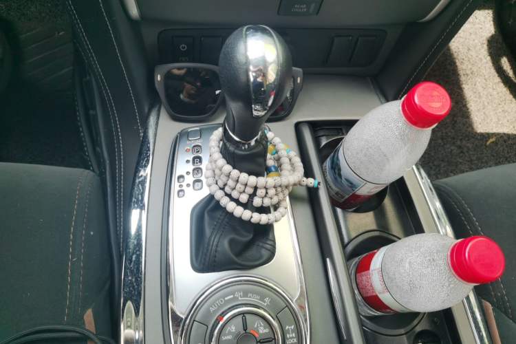 Used Nissan Patrol 2019 Y62 4.0L SE-T1 Middle East Gear Lever