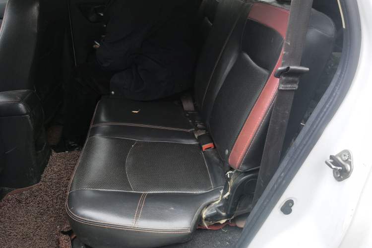 Used HYOSOW S3 2015 1.5L Luxury Model China V Standard Left Rear Seat