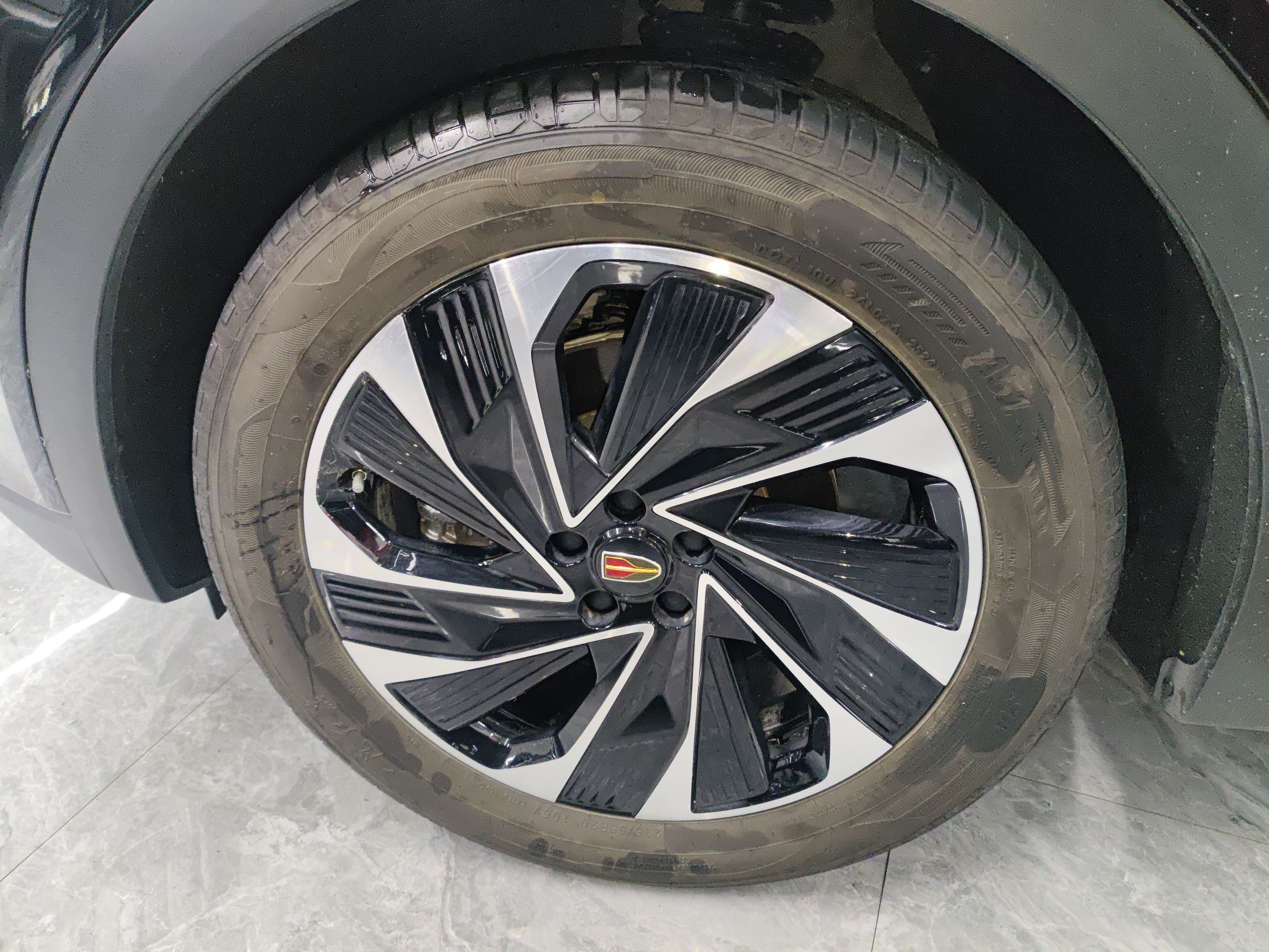 Hongqi HS7 PHEV 2024 2.0T PHEV Four-Wheel Drive Flagship Edition 6 Seats — снимка 10