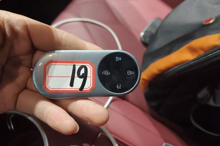 Used Hima AITO M8 2025 Model Pure Electric Max+ Six-Seat Four-Wheel-Drive Version