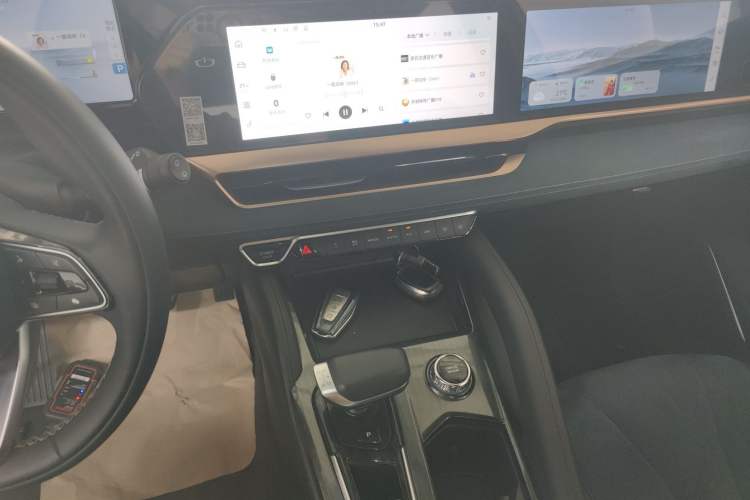 Used Geely Auto Monjaro L 2021 2.0TD DCT EVO Two-Wheel Drive Prestige Version Audio And AC Panel