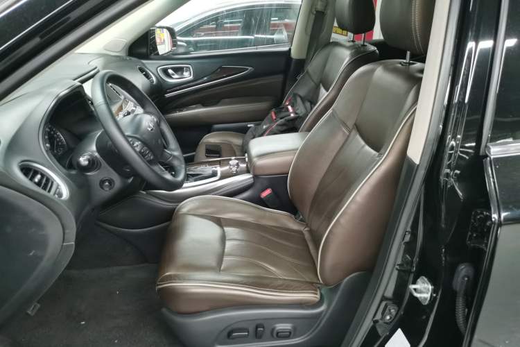 Used Infiniti QX60 2018 2.5 S/C Hybrid Two-Wheel-Drive Champion Family Edition
